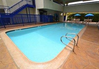 Quality Inn & Suites Los Angeles Airport LAX