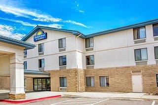 Days Inn & Suites Denver International Airport