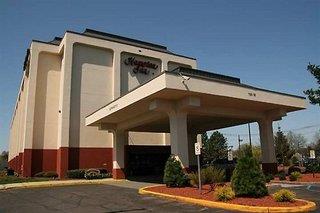 Hampton Inn Newark Airport