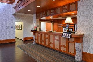 Hampton Inn & Suites By Hilton Calgary University Northwest
