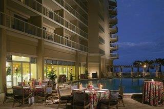 Crowne Plaza Melbourne Oceanfront Resort & Spa