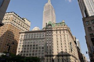 Martinique New York on Broadway, Curio Collection by Hilton