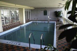 Crowne Plaza Boston Newton