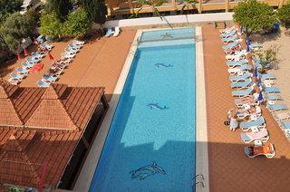 Cats Catty Garden Hotel